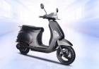 भारतात लॉंच केली एकाच चार्जमध्ये १२० किलोमीटर चालणारी ‘ऑरा इलेक्ट्रिक स्कूटर’ 