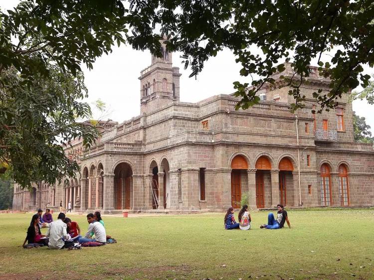 उद्यापासून महाविद्यालये होणार सुरू; विद्यार्थ्यांसाठी लस घेणे बंधनकारक 