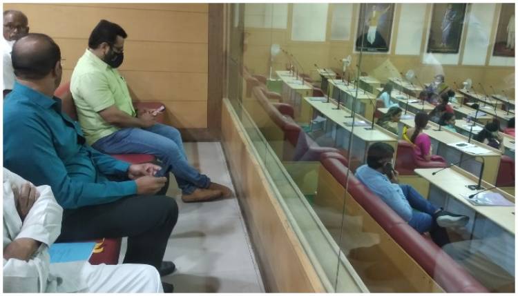 महापालिकेची सभेला अचानक हजेरी लावत डॉ. कोल्हेनी नगरसेवकांवर वॉच ठेवला