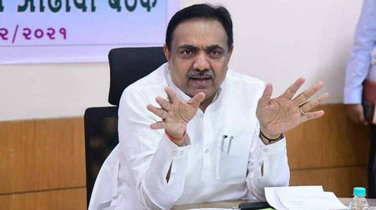 …म्हणून महाराष्ट्राच्या हद्दीतील पाणी गुजरातला देण्याचा प्रश्नच नाही