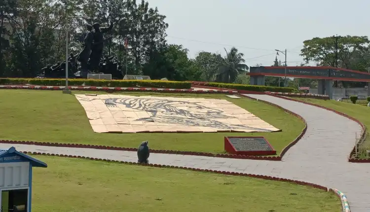 छत्रपती शिवाजी महाराजांचे भक्ती शक्ती उद्यानात सर्वात मोठे चित्र