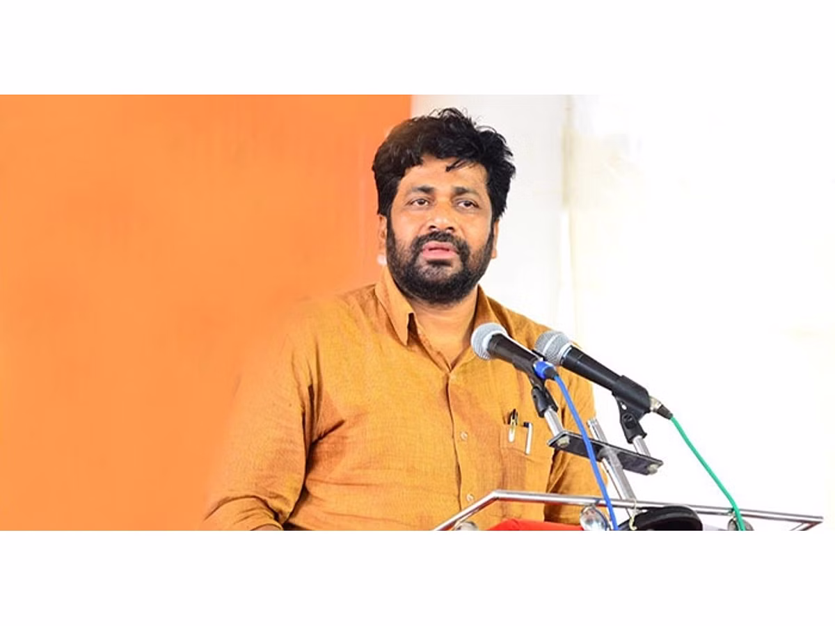 “मुंबईत राहिलं तर मंत्रीपद मिळतं आणि गावी राहिलं तर…”, 