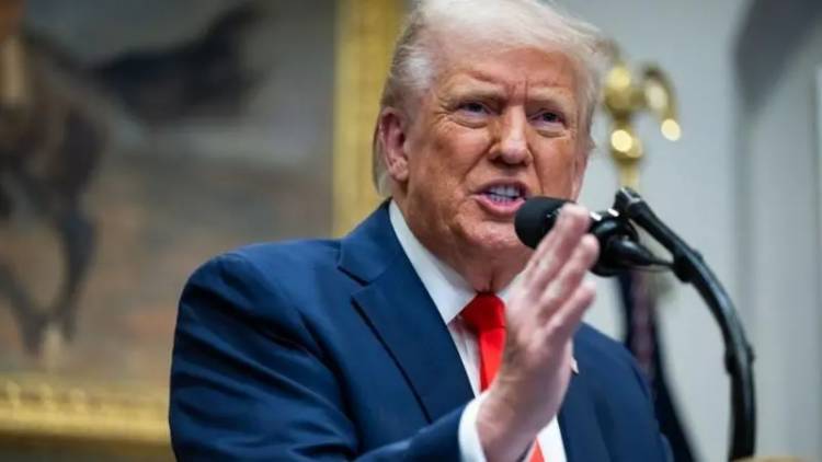 डोनाल्ड ट्रम्प यांनी भारतावर टीका, पाकिस्तानचं कौतुक – अमेरिकेच्या नव्या टॅरिफ धोरणाचा जागतिक परिणाम