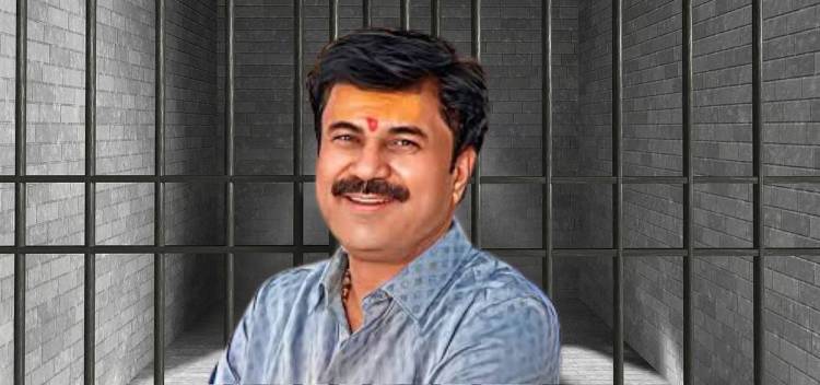 वाल्मिक कराडने सहा वेळा खंडणी मागितली? पोलिसांच्या आरोपपत्रातून मोठा खुलासा!