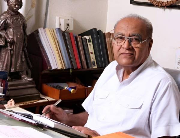 जेष्ठ इतिहास संशोधक डॉ. जयसिंगराव पवार यांचे निधन; महाराष्ट्राच्या इतिहासाचा आधारवड हरपला